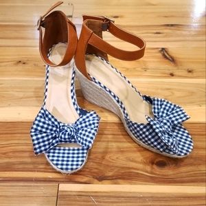 OLD NAVY bow gingham blue and white wedges